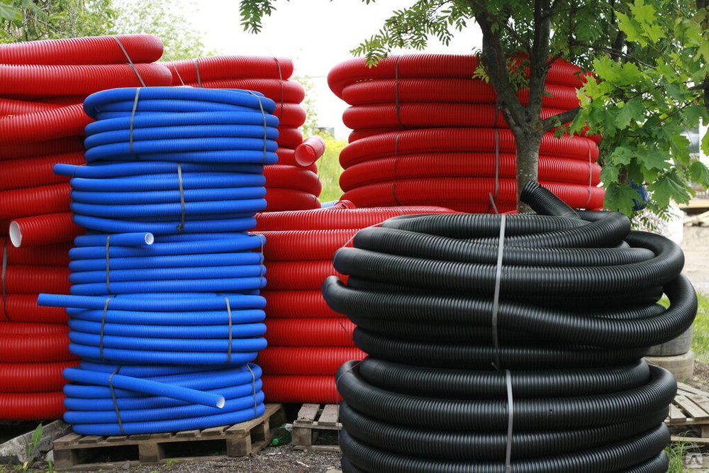 Труба гофрированная сплошная двухслойная 200мм SN8 с зондом (бухта 50 м ...