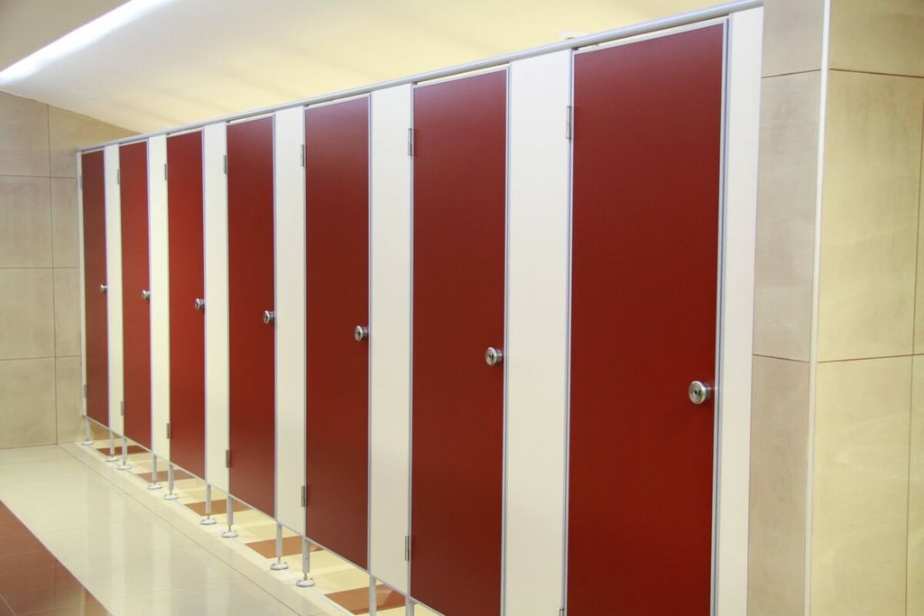 Перегородки для туалетов ЛДСП красные