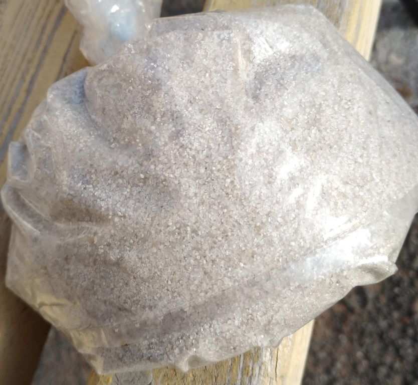 Песок кварцевый 0,4-0,8 мм для пескоструйных работ в таре МКР